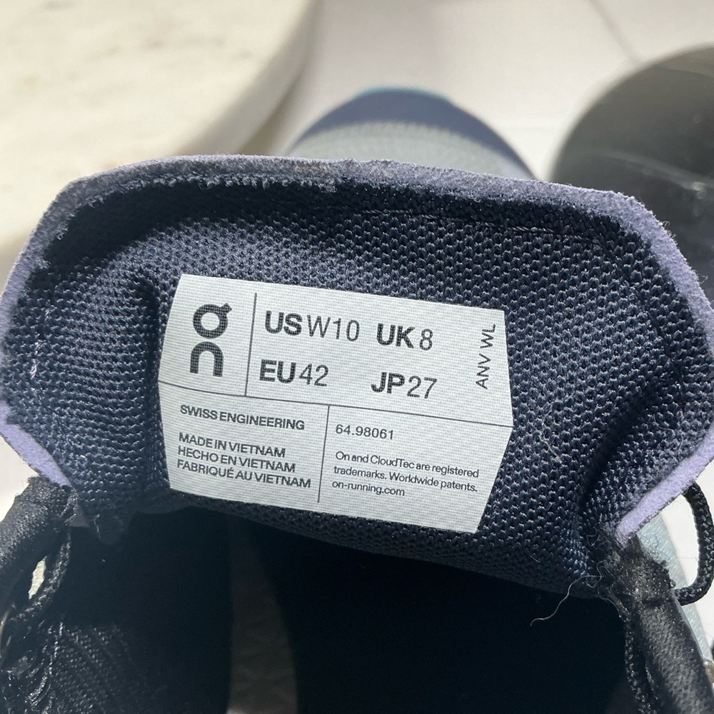 On Cloud Women's Size 10 Navy Wash Blue Cloudvista Trail Running Shoes - Picture 12 of 15